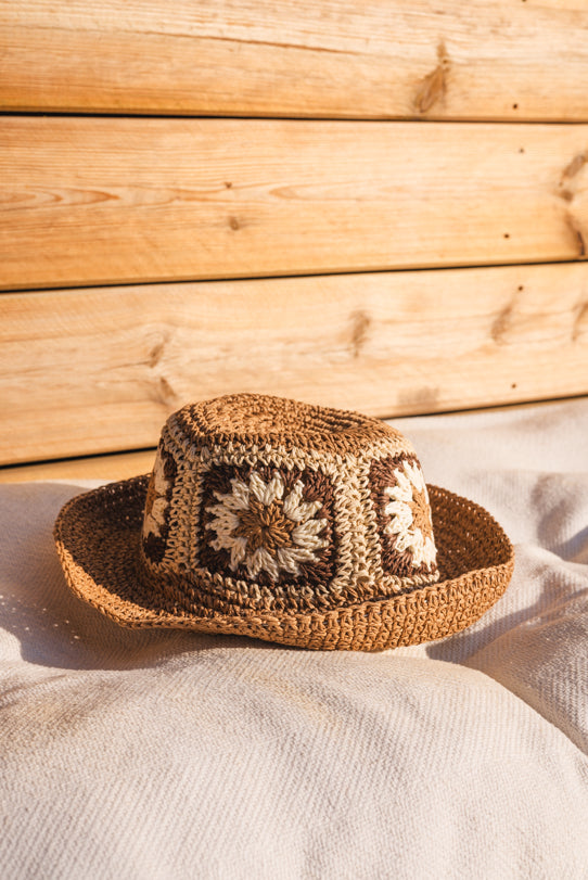 Chapeau De Paille Femme Camel en Crochet Motif Floral - Vitabohem